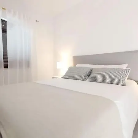 Apartment Areias - Oura & Bbq & The Oura Strip